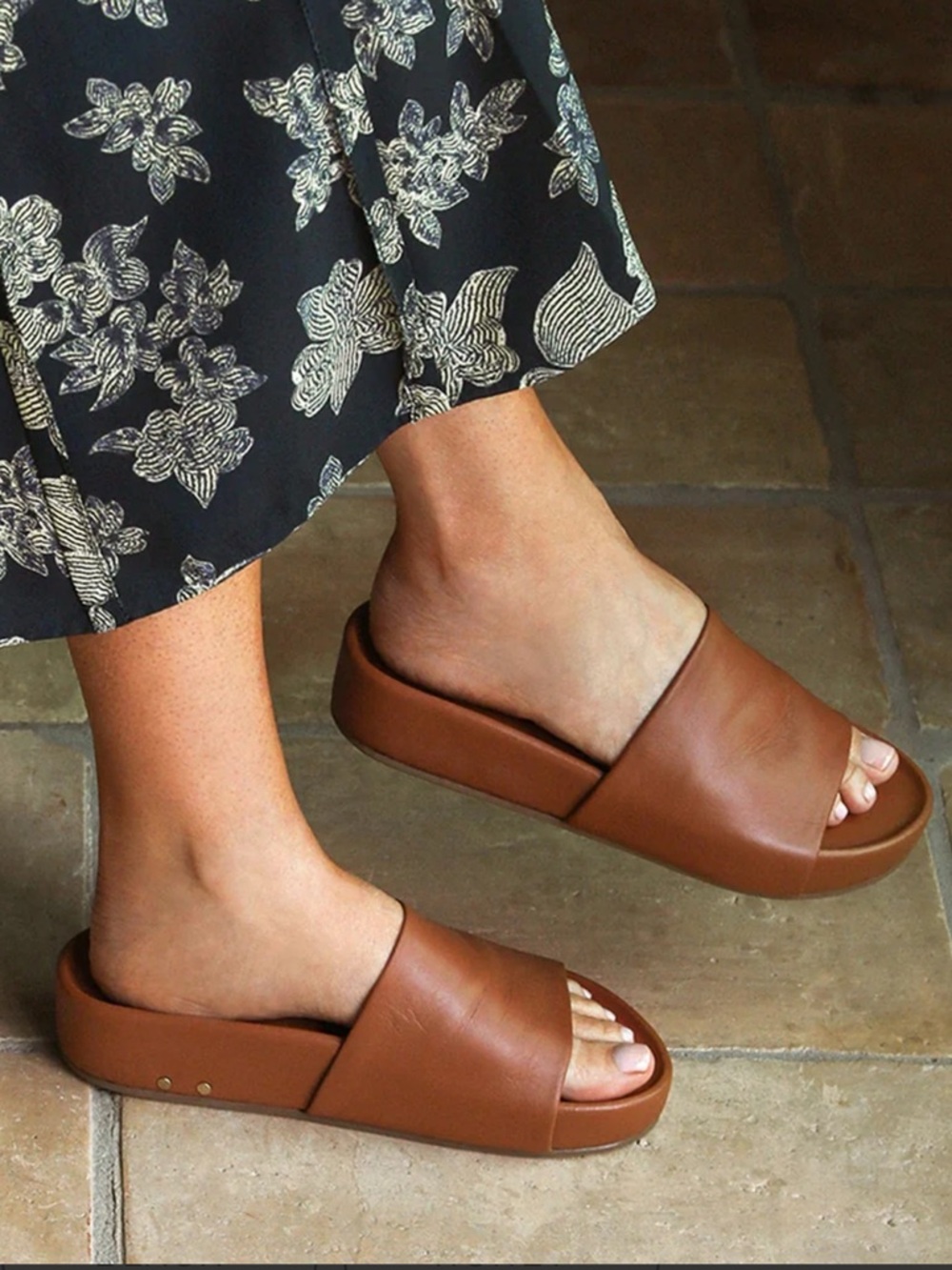 Beek Pelican Slide Sandal Tan Leather Platform Size 8 9 NEW - Picture 1 of 4